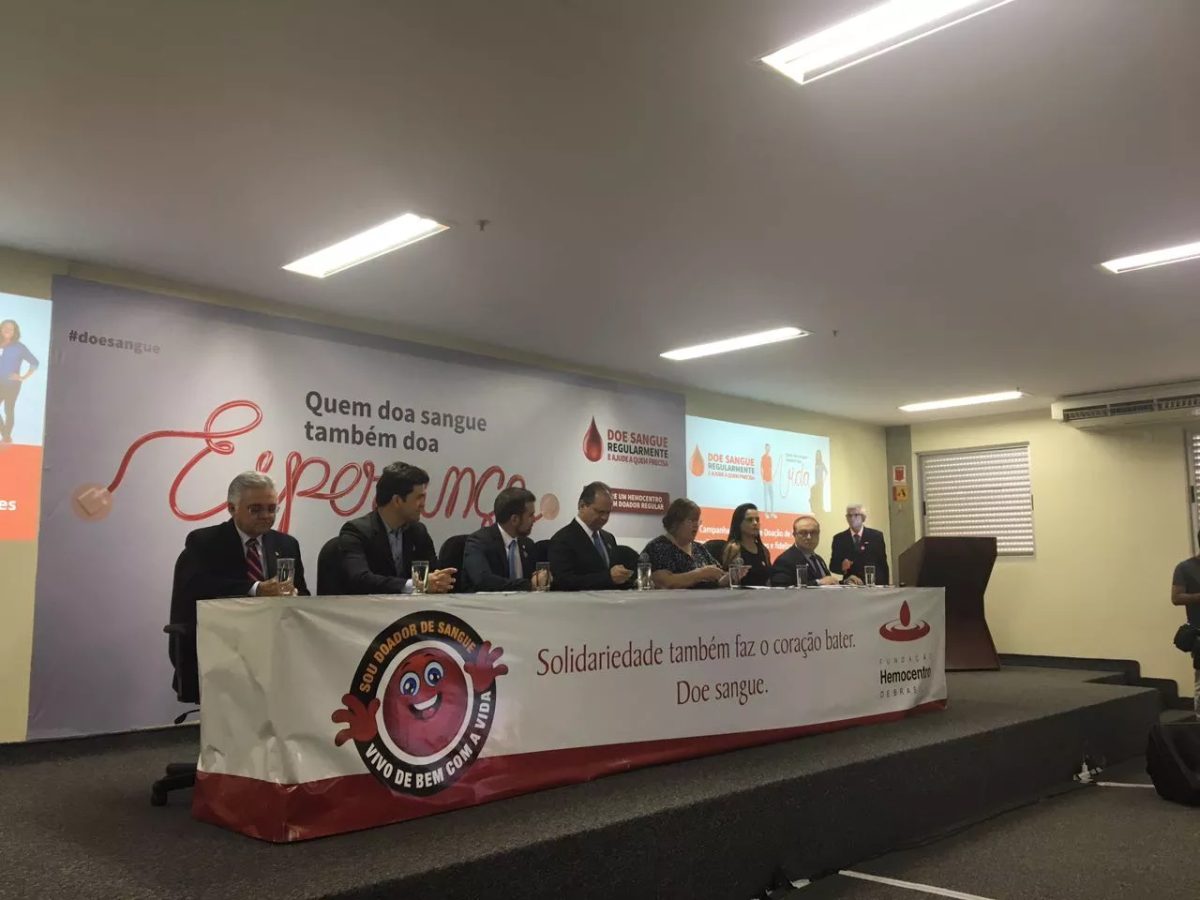 Ministro da Saúde lança campanha de doação de sangue no hemocentro do DF